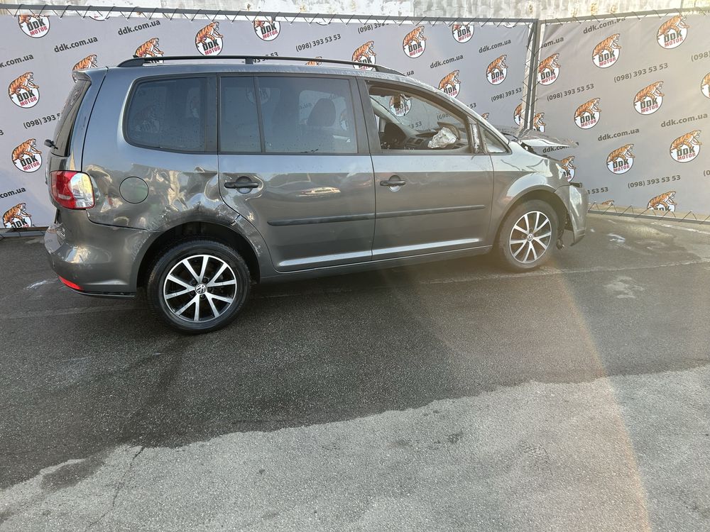 Volkswagen Turan 2014р 1.6TDI CAYC крило, ляда, ліхтарь, бампер, порог