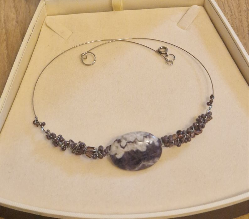 Choker na stalowej lince
