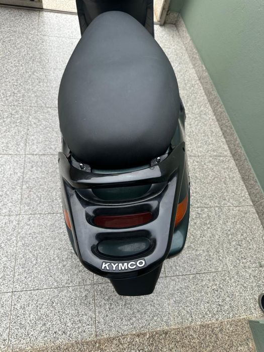 Moto verde kymco