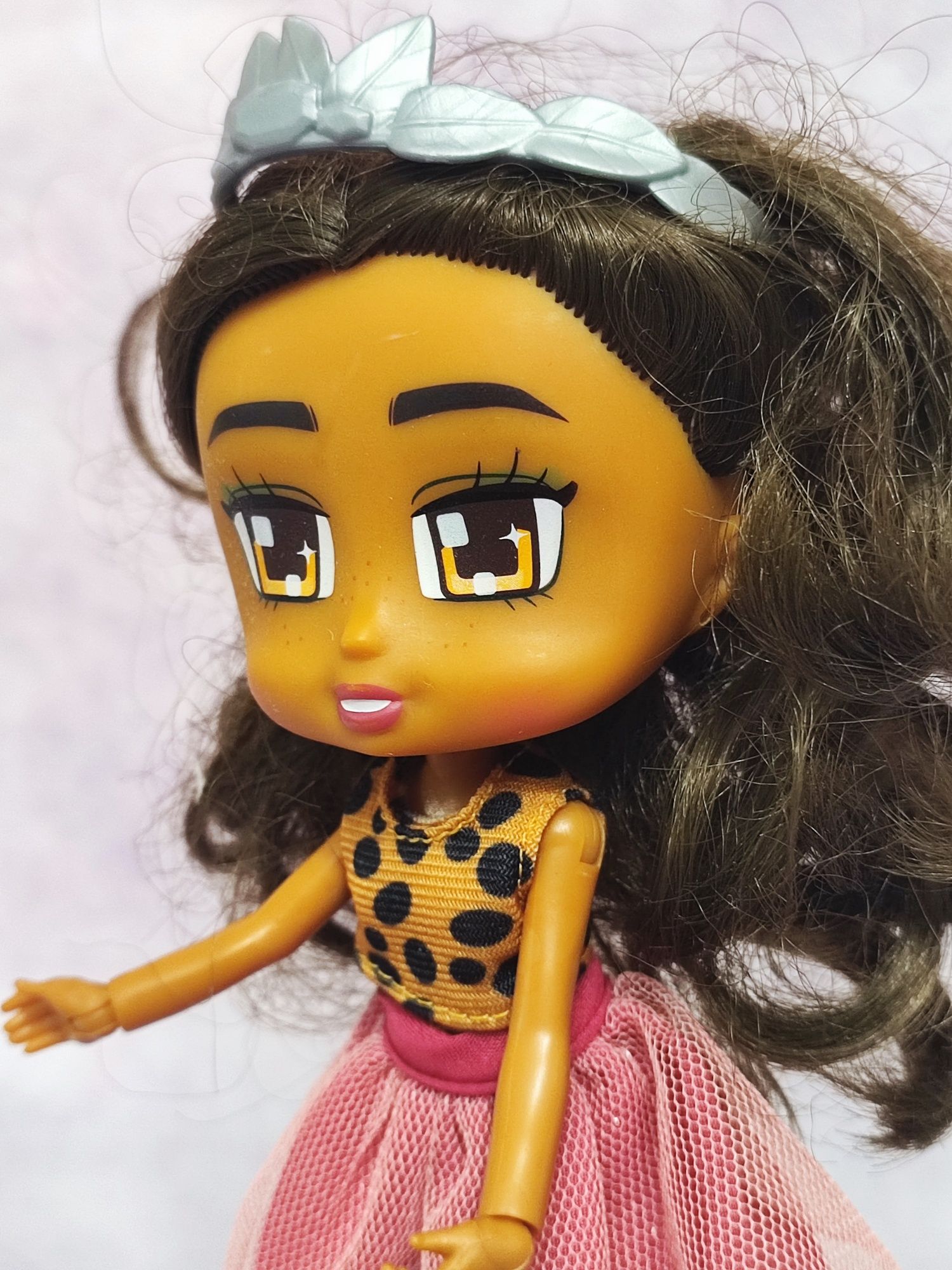 Лялька Boxy Girls Номі з аксесуарами 20 см кукла ОРИГИНАЛ