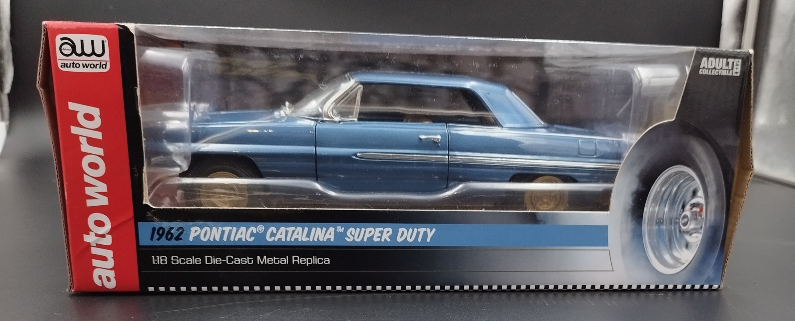 1:18 Auto Word 1962 Pontiac Catalina model używany