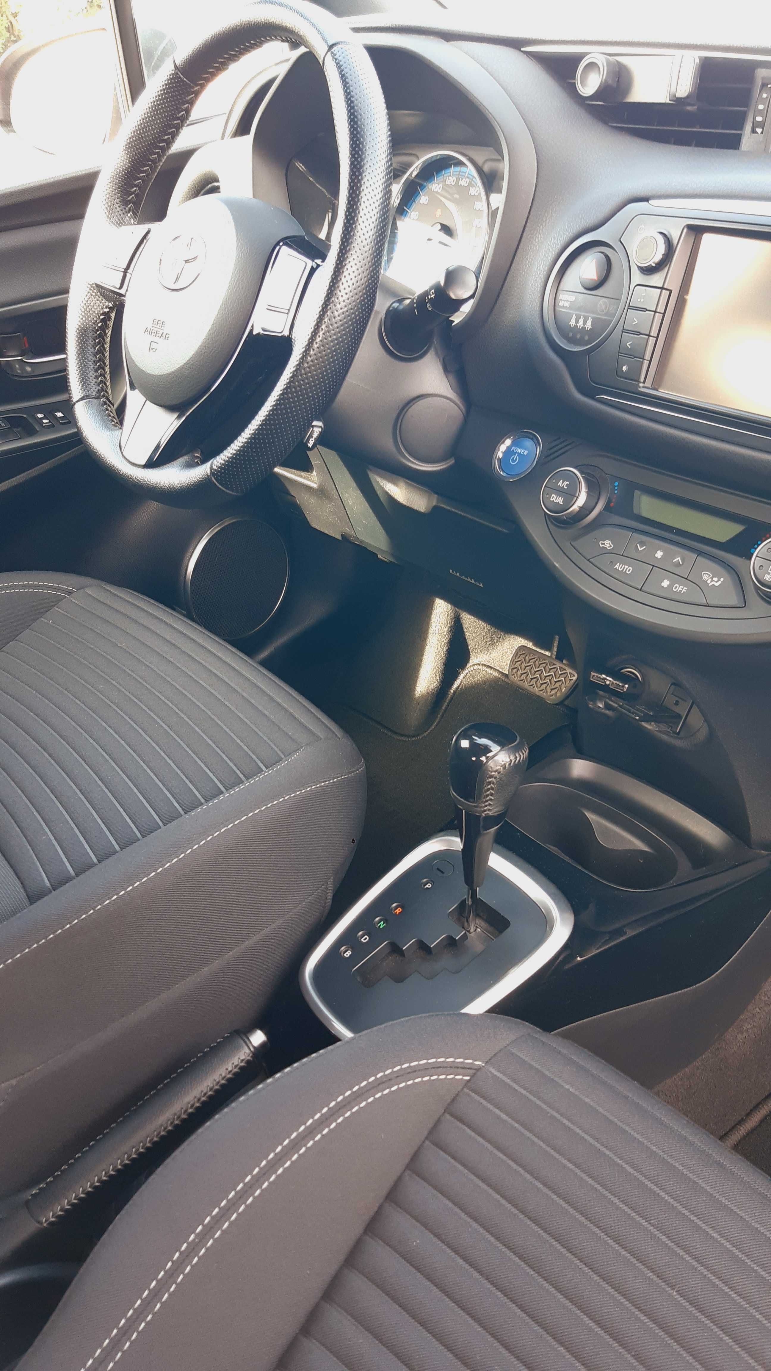 Toyota Yaris Hybrido 1.5 HSD SQUARE