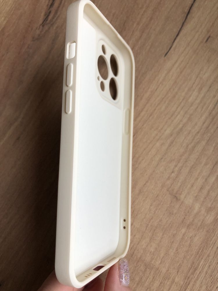 Чехол на iPhone 13 Pro