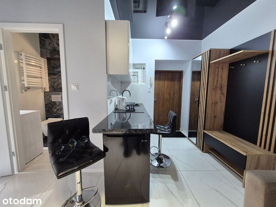 Airbnb-Booking-Rynek-20.5M2-Świeżo Po Remoncie-Media Miejskie-Komórka.