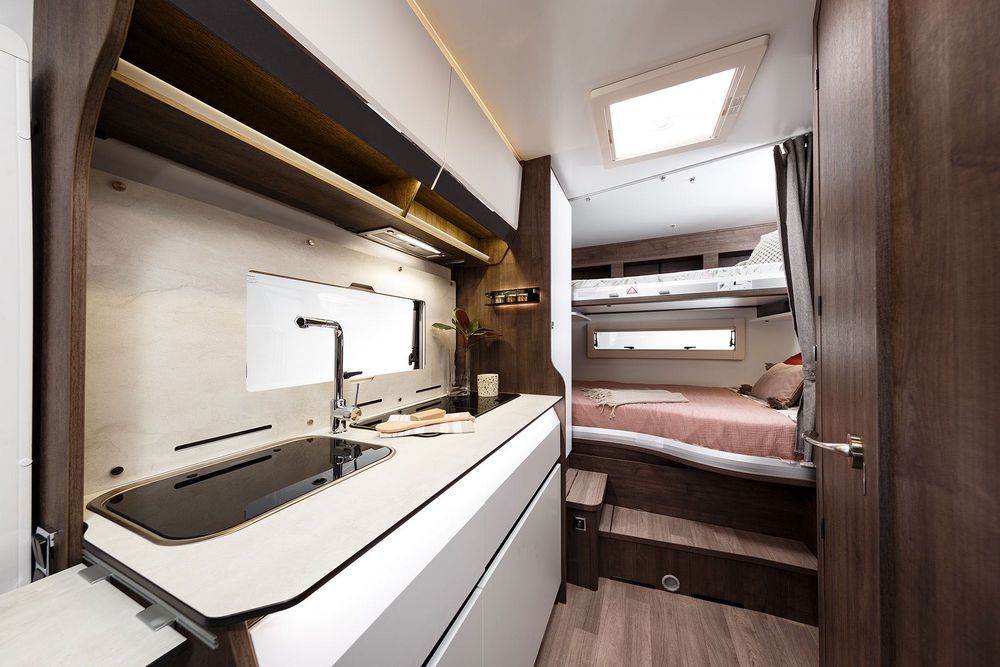 Wynajem Kampera 940 Rok 2022, komfortowy, bogato wyposażony, Łódź