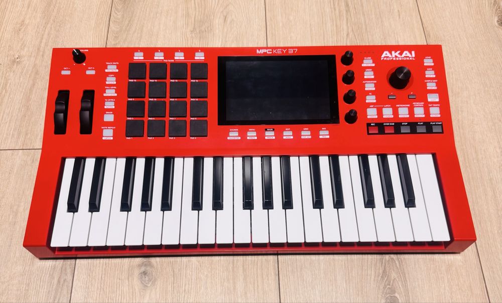 Sprzedam AKAI MPC key 37 na gwarancji