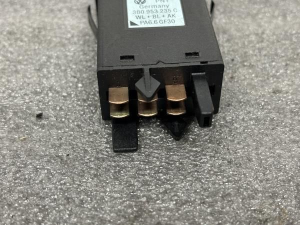 Botão / interruptor 4 piscas VOLKSWAGEN Passat (3B2)