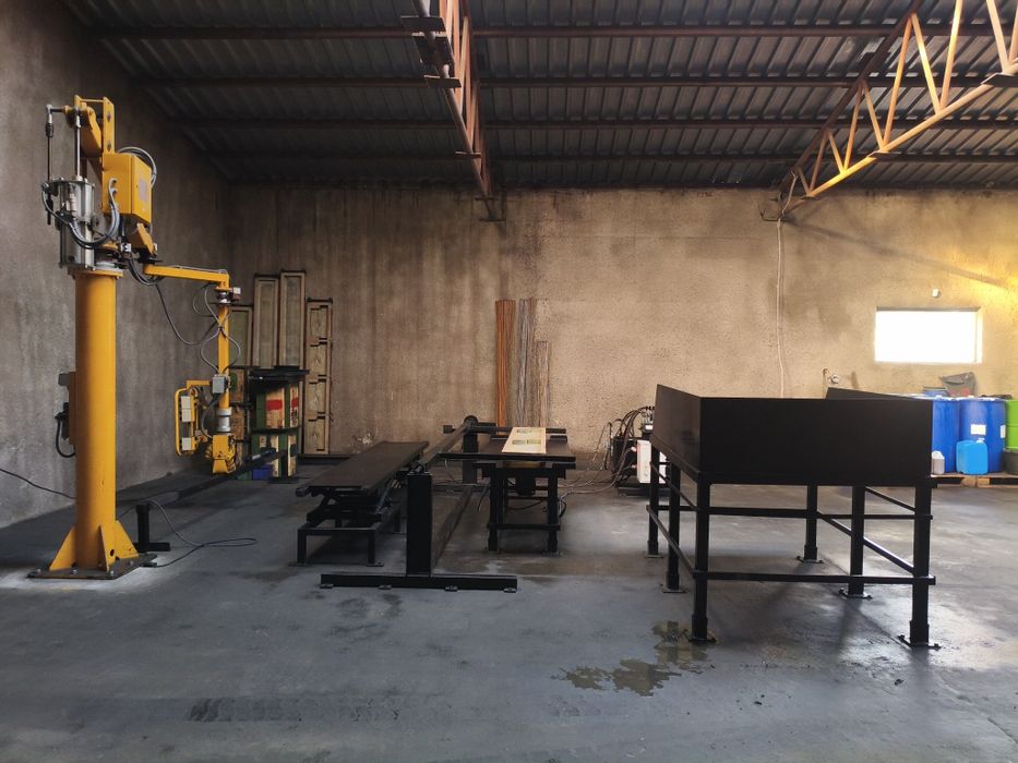 Linia, maszyna do produkcji podmurówek ogrodzeń/Wibroprasa/Pustaczarka