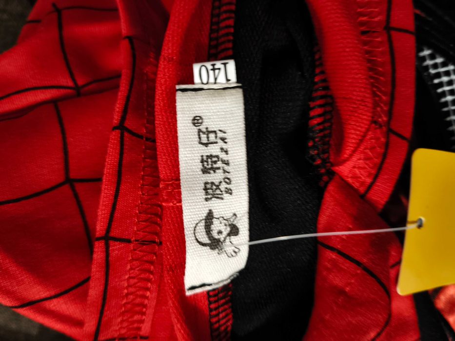 Stylowy kostium Spider-Mana dla chłopca