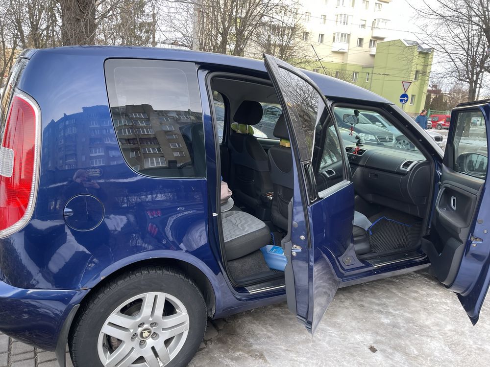 Продам авто Skoda Roomster 2008 1.6л