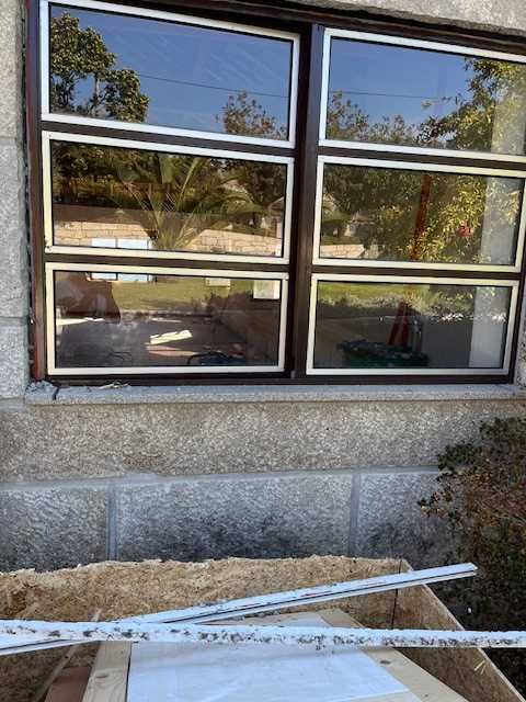 Vendo portão antigo ao melhor preço.