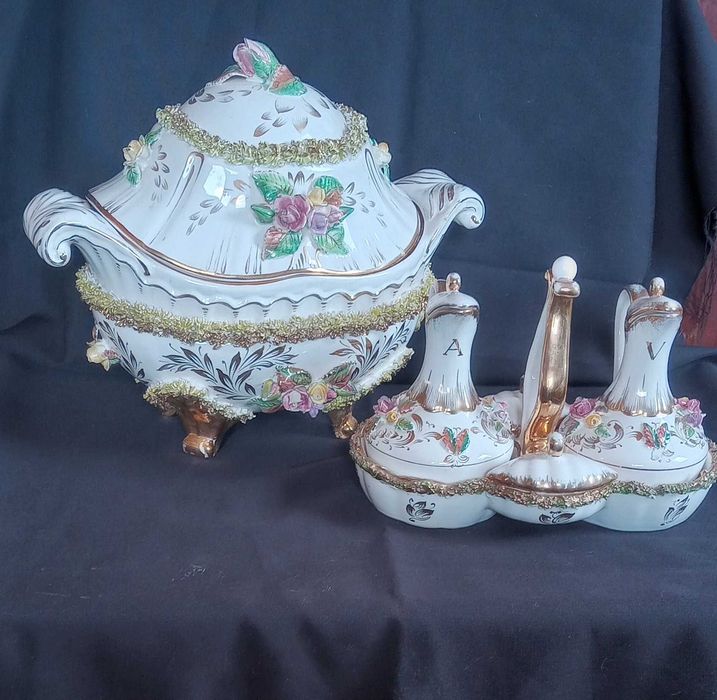 Terrina (com falhas) e galheteiro Estatuária