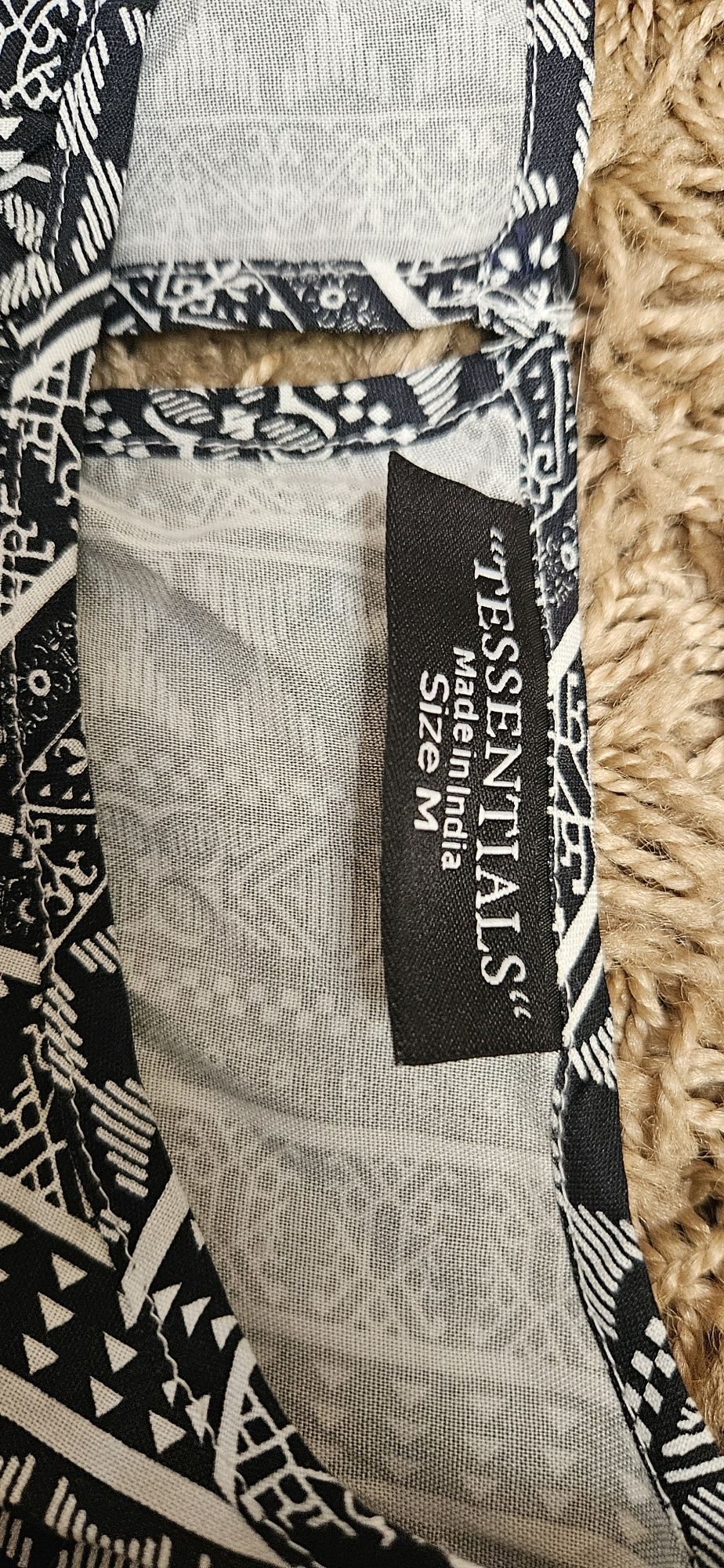 Sukienka Tessentials r.38 bdb
