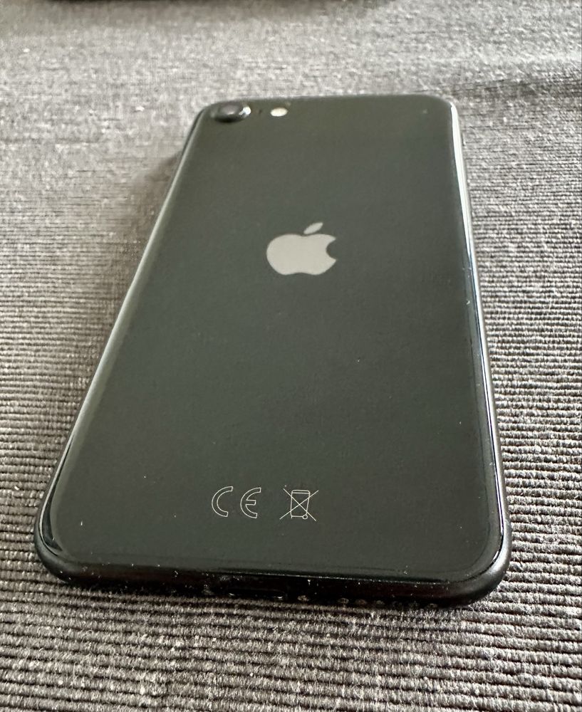 IPhone SE 2020 64GB czarny komplet