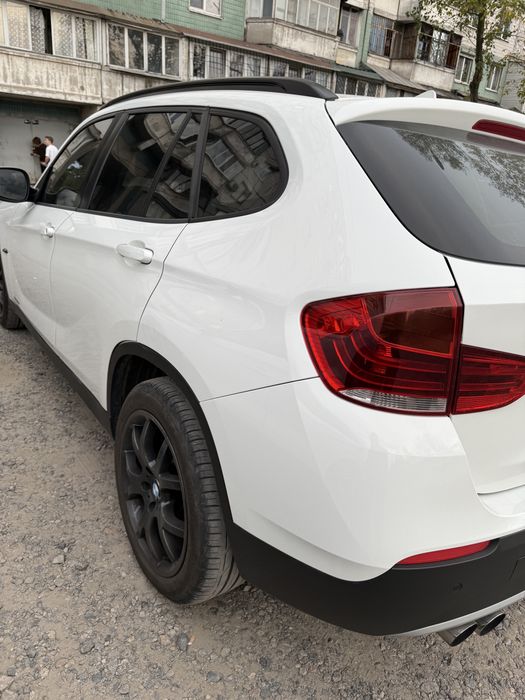 Bmw x1 2011 2.0 автомат
