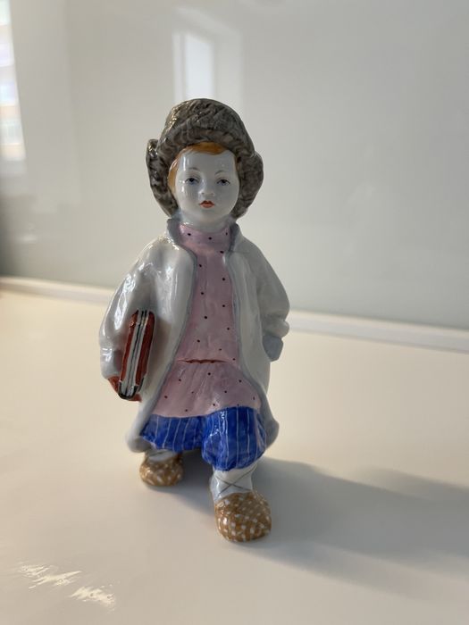 Фарфоровая фигурка ЛФЗ , Филипок идёт в школу 1950-е года .