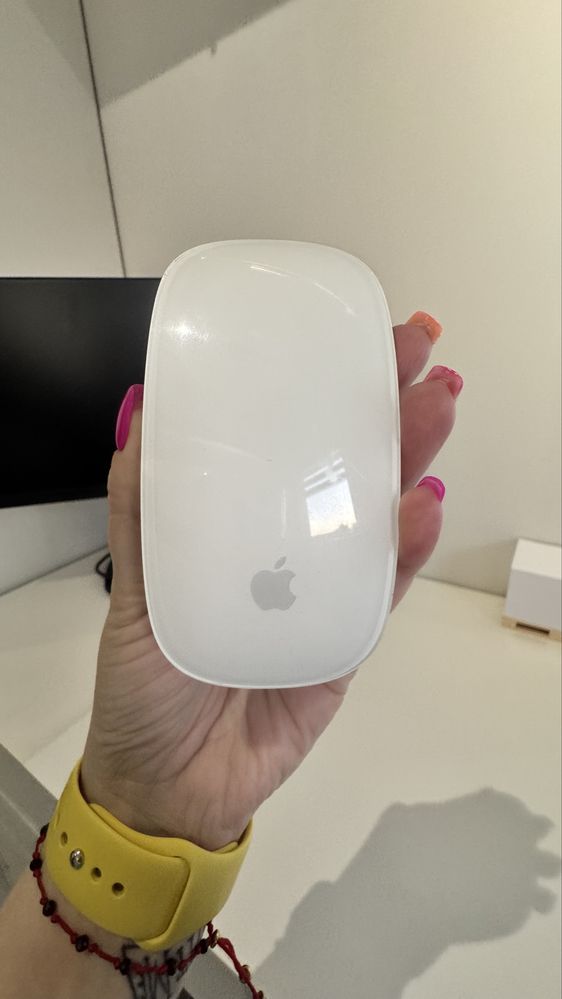 iMac, mysz, klawiatura Apple