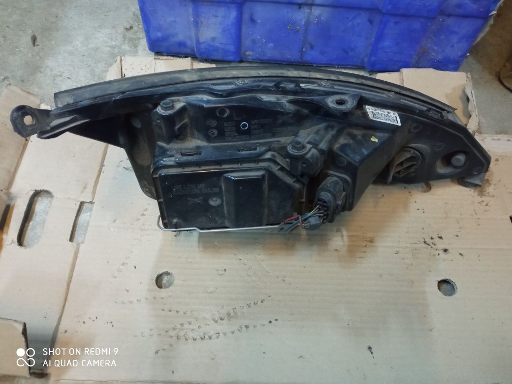 Lampa lewy przód Ford Focus I