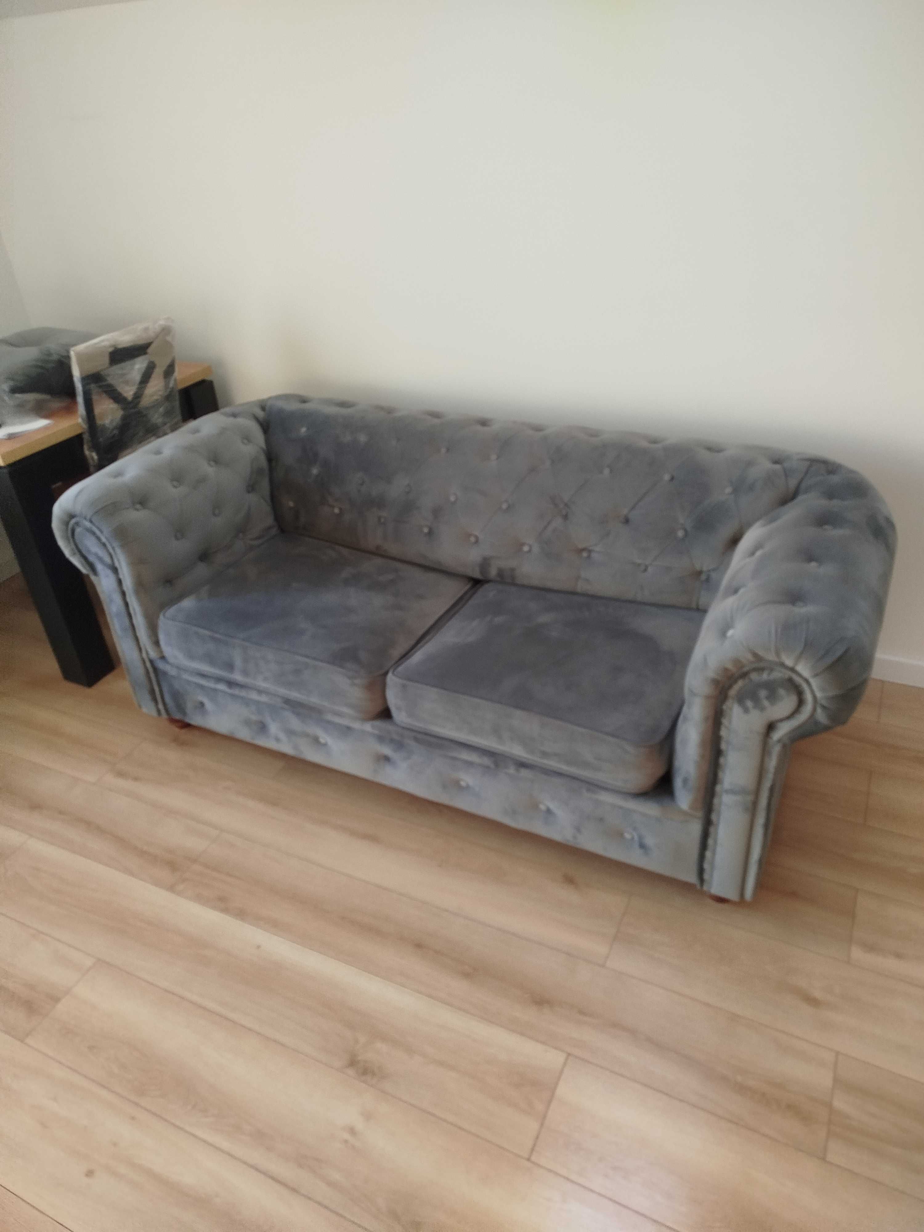 Sprzedam sofę typu Chesterfield rozkładana 2 osobowa 650zł