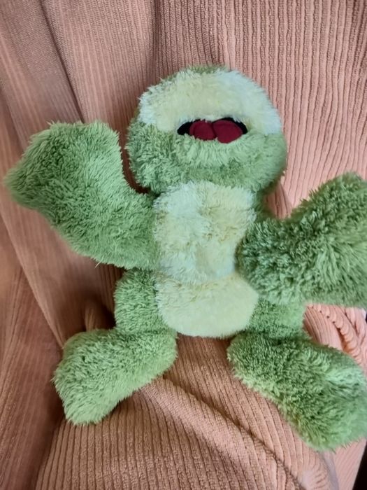 Peluche Sapinho Fofo, bom estado,  usado pouco.