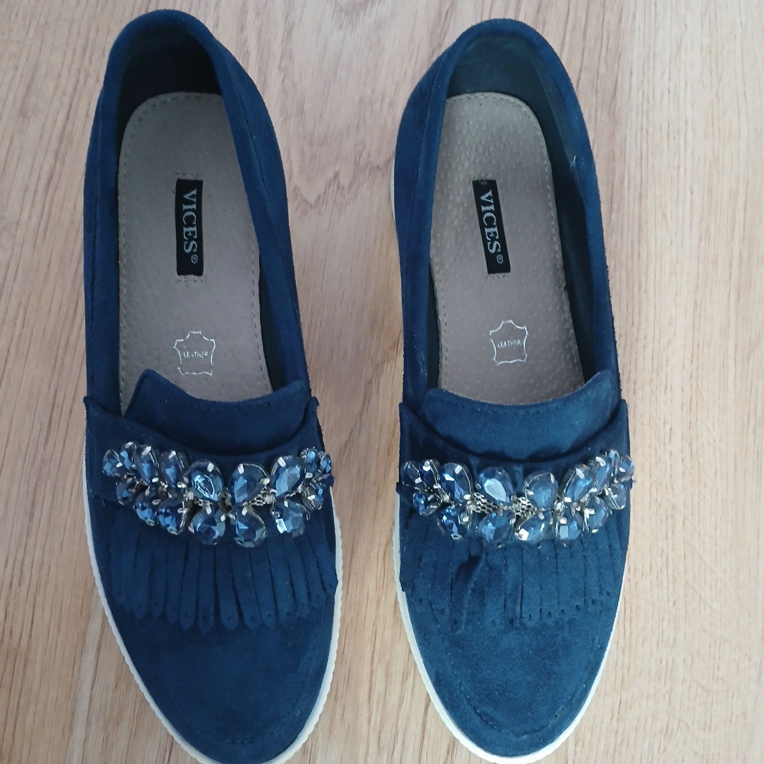 Buty na platformie 37