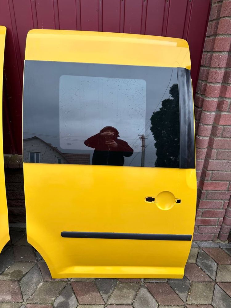 Дверка Двері Бокова здвижна ліва права VW Volkswagen Caddy