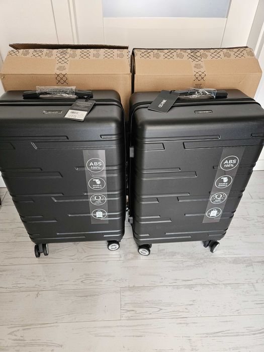 Walizka średnia OCHNIK nowa