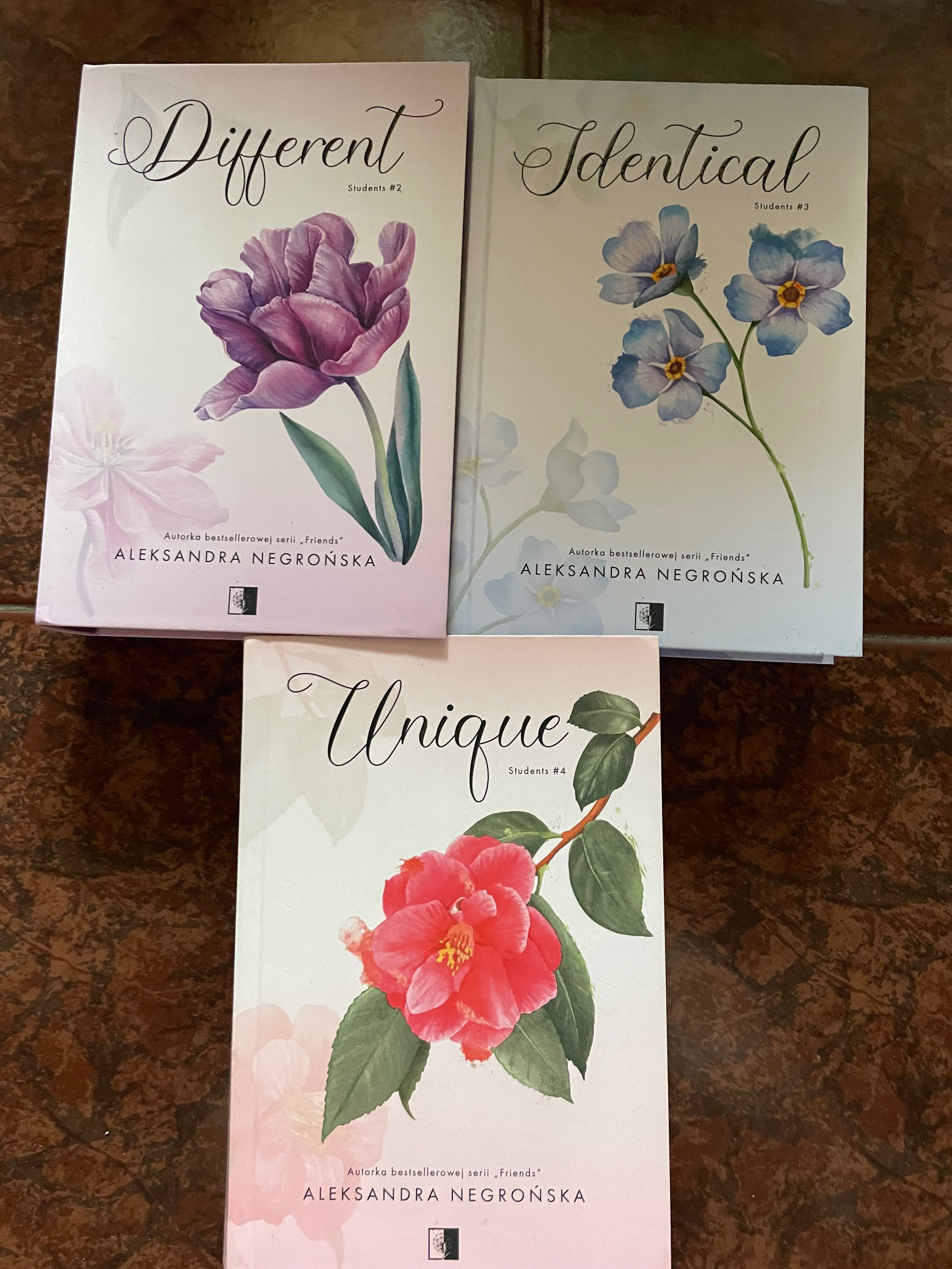 Different, Identical, Unique Aleksandra Negrońska EDYCJA LIMITOWANA