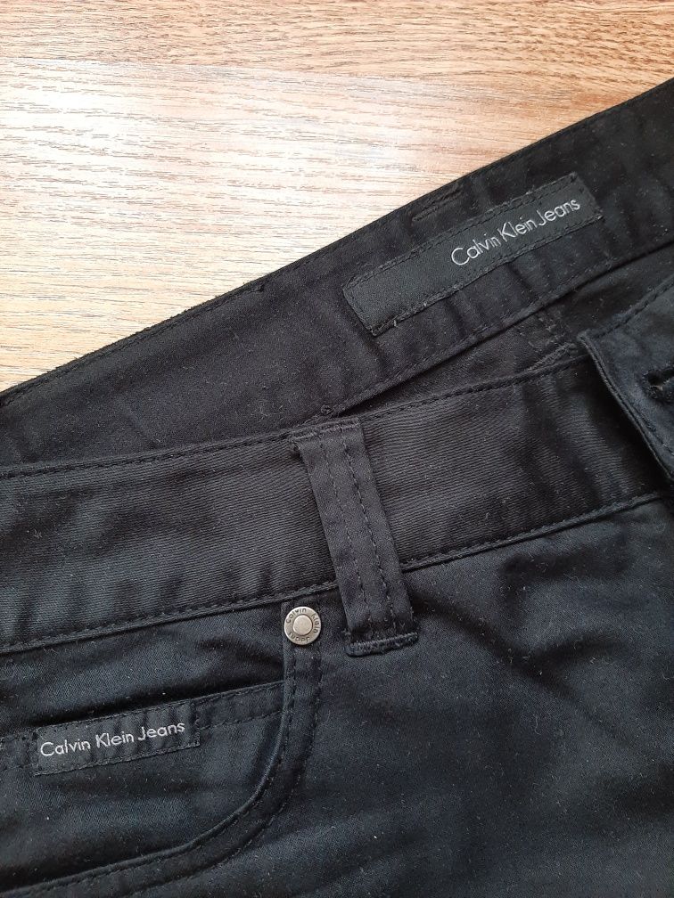jeansy Calvin Klein