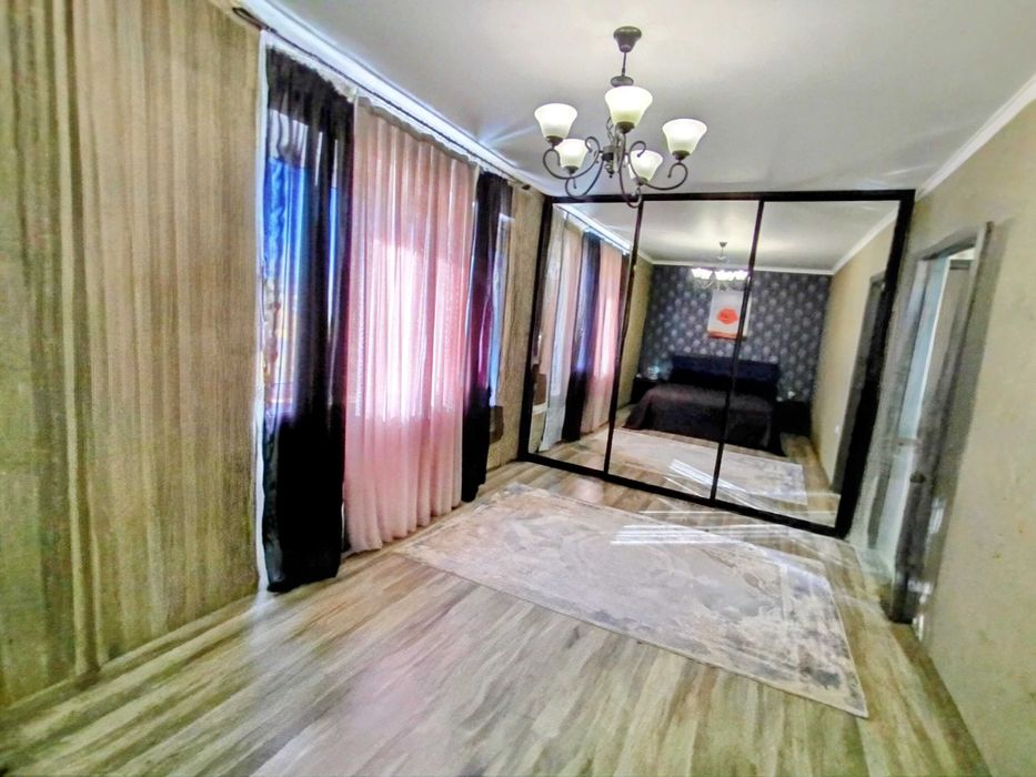 Продається 2-кімнатна квартира  по вул. Вірменська