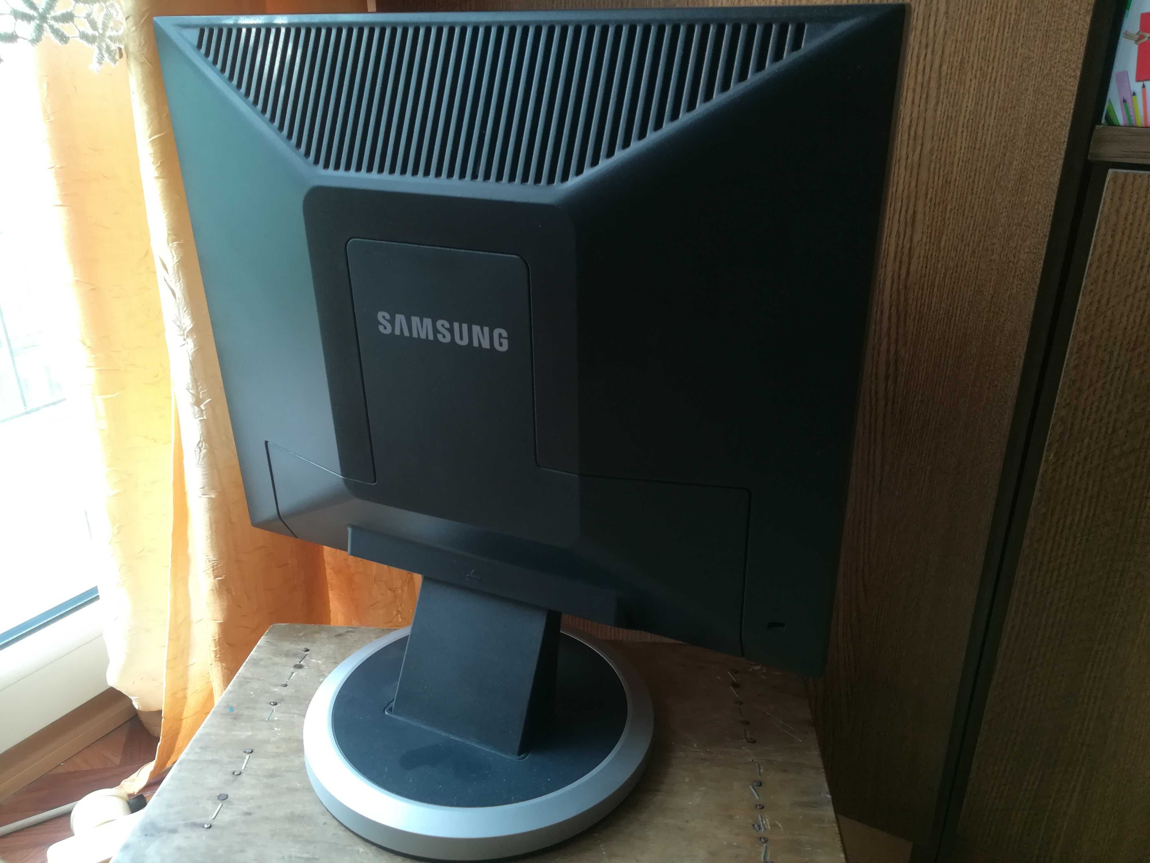 Monitor samsung 17" SyncMaster 740N