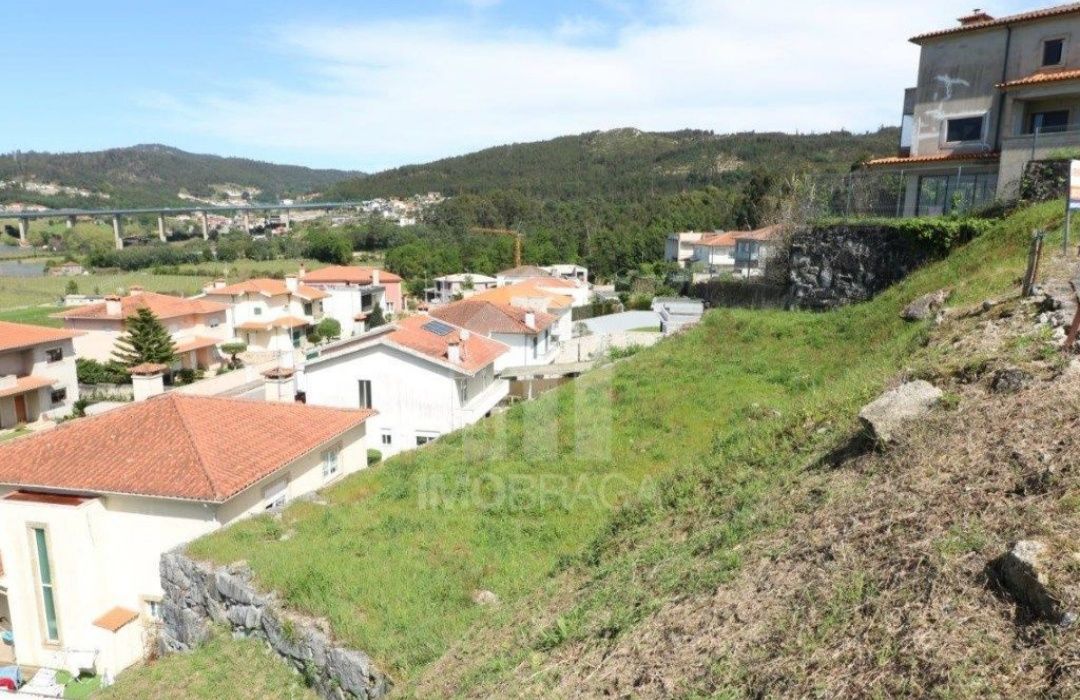 Terreno para construção na Morreira-Braga