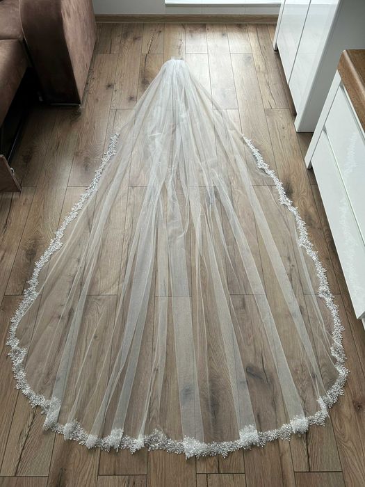 Suknia ślubna z salonu GRACJA + welon