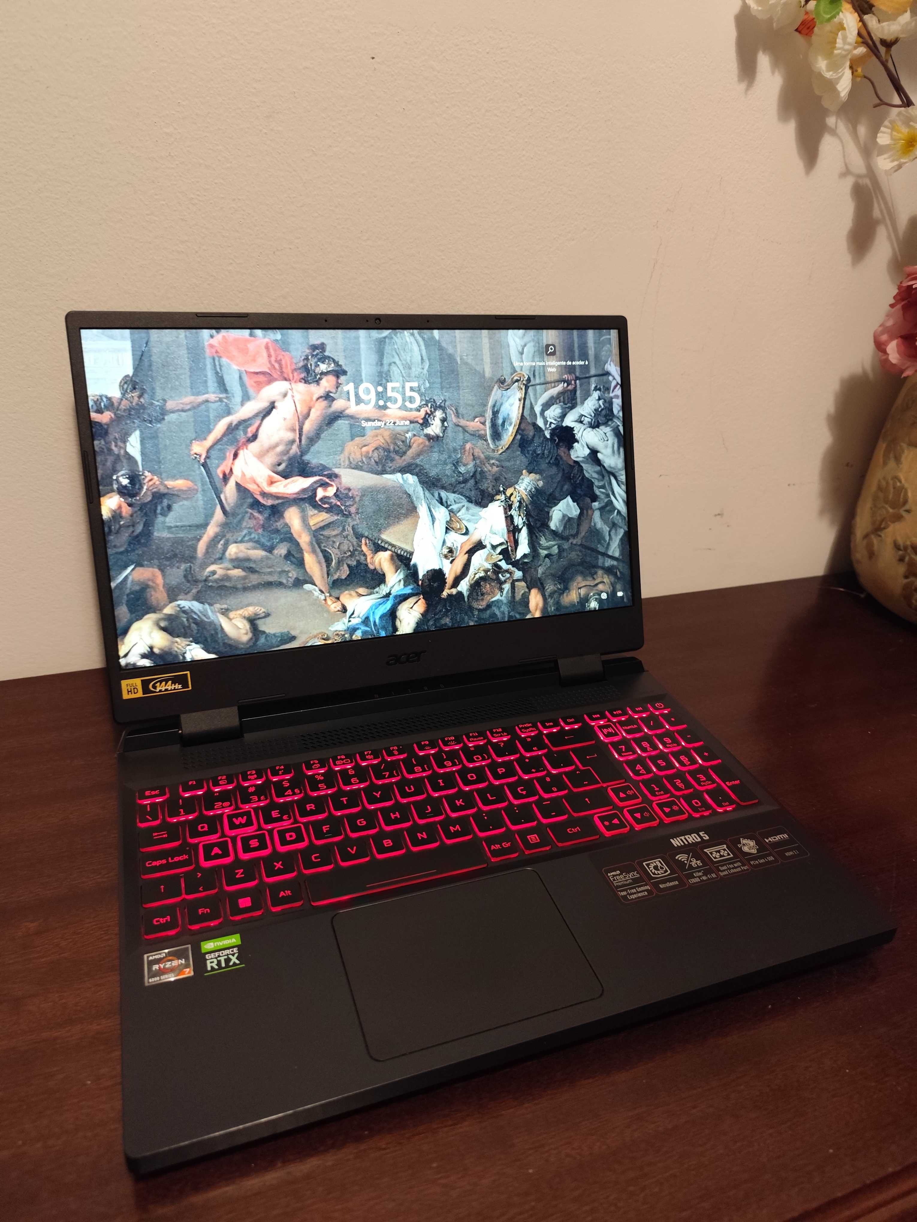 Portátil gaming Acer Nitro 5 com suporte para portátil cooling