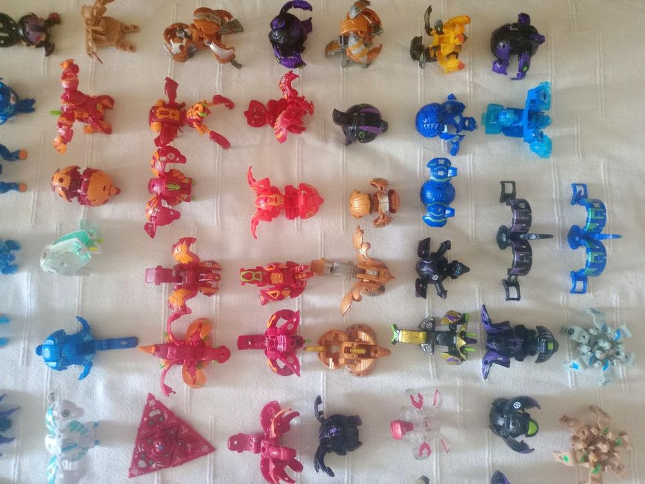Bakugan vários modelos