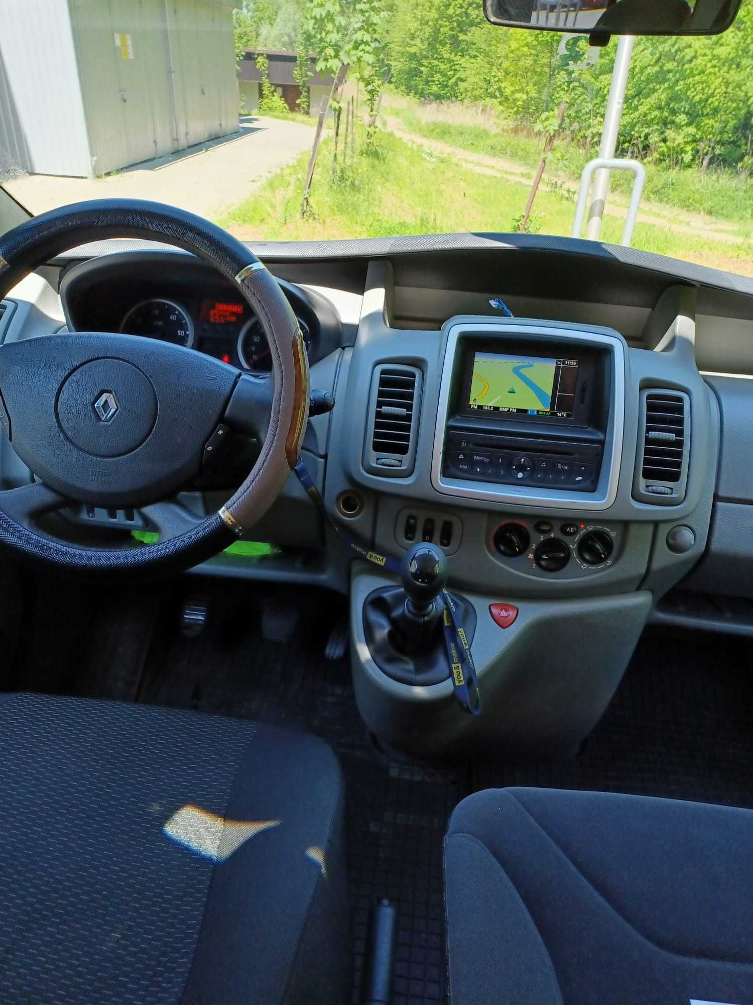 Wynajem Wypożyczalnia usługi Renault Trafic 9 osobowy