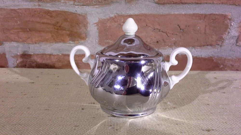 Cukiernica okuwana srebrem, Porcelana okuwana