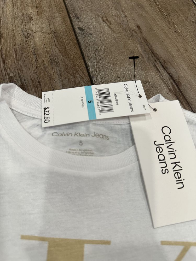 Nowa oryginalna koszulka chłopięca Calvin Klein na 5 lat