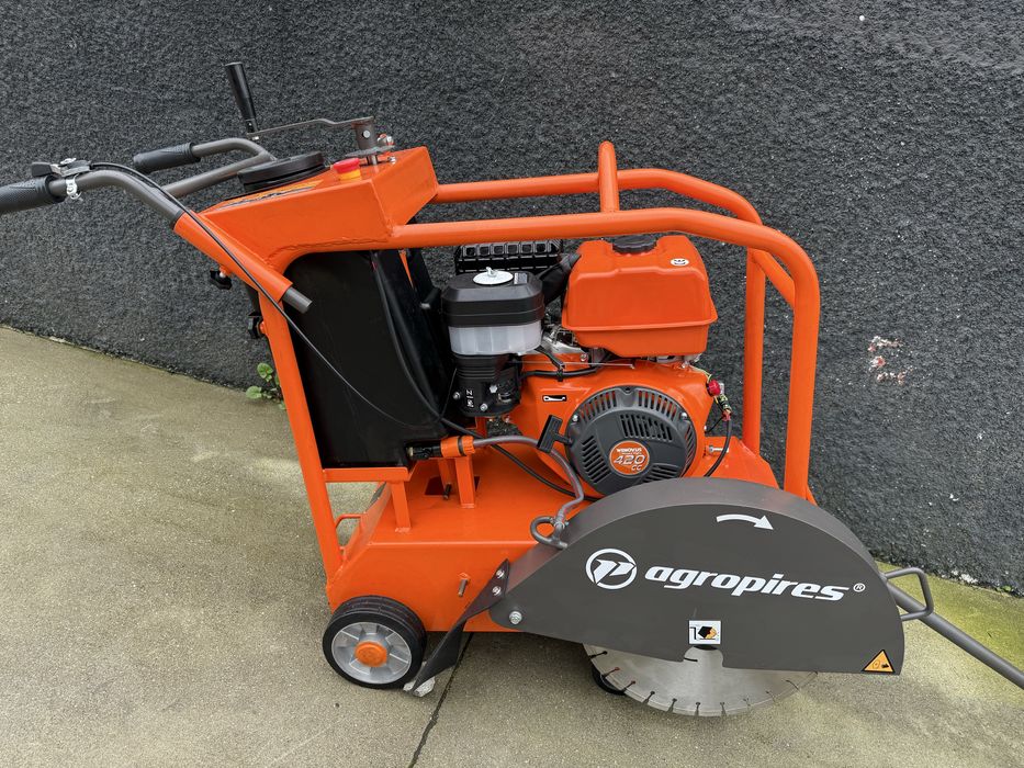 Cortador de asfalto com deposito de agua