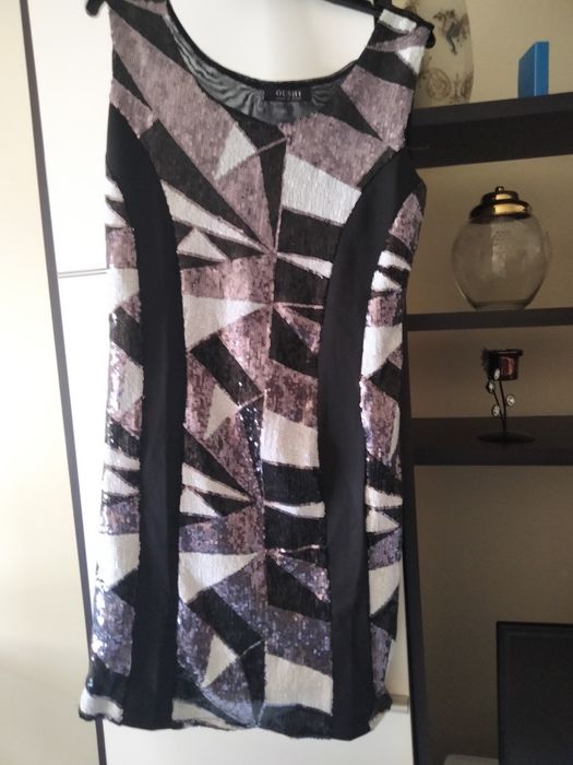 Vendo vestido shein nunca usado