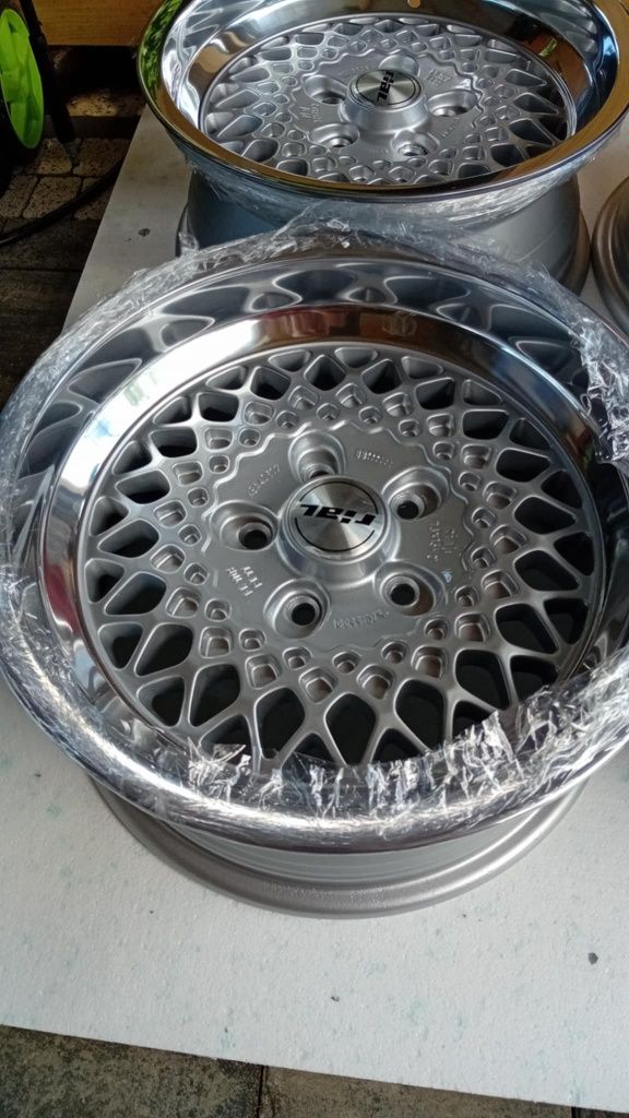 Komplet felg aluminiowych RIAL MESH