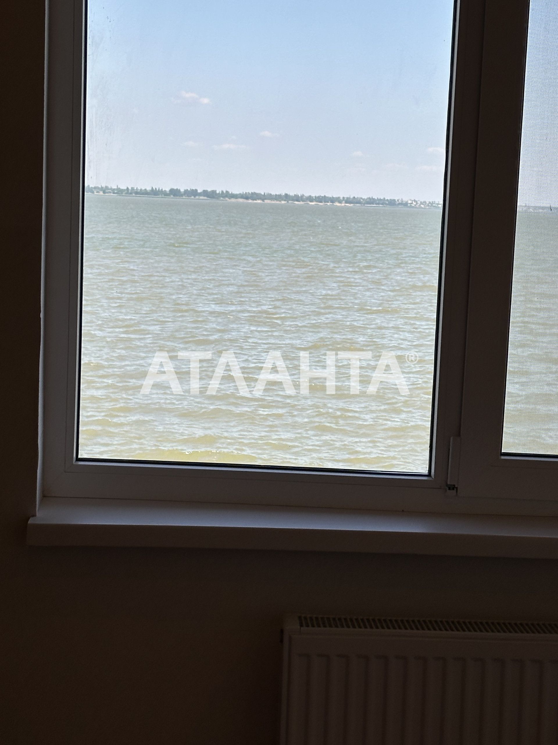 Дача зимнего типа в первой линии от лимана