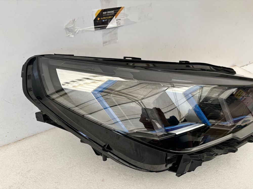 BMW X2 U10 lampa prawy przód prawa przednia FULL LED
