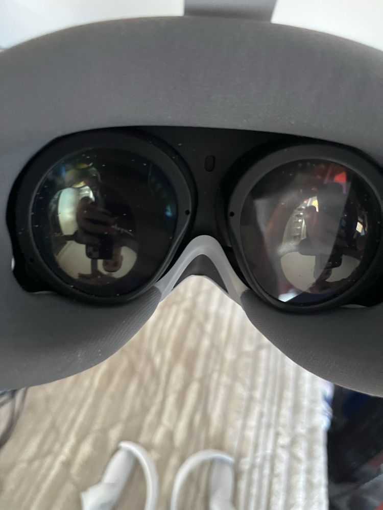 Pico 4 – Headset VR em Ótimo Estado, Pouco Uso