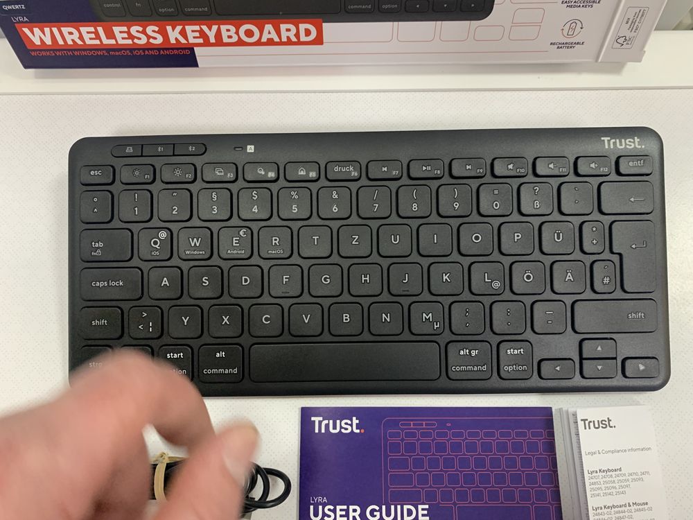 Бездротова клавіатура Trust Lyra Wireless Keyboard (НОВА, з Європи)