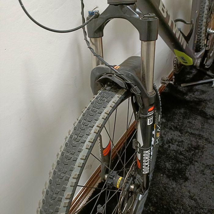 Bicicleta btt  btwin 
Discos shimano xt .
Travões Shimano xt 
Transmis