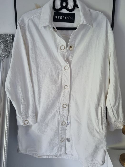 Biała kurtka koszulowa jeans Uterque s