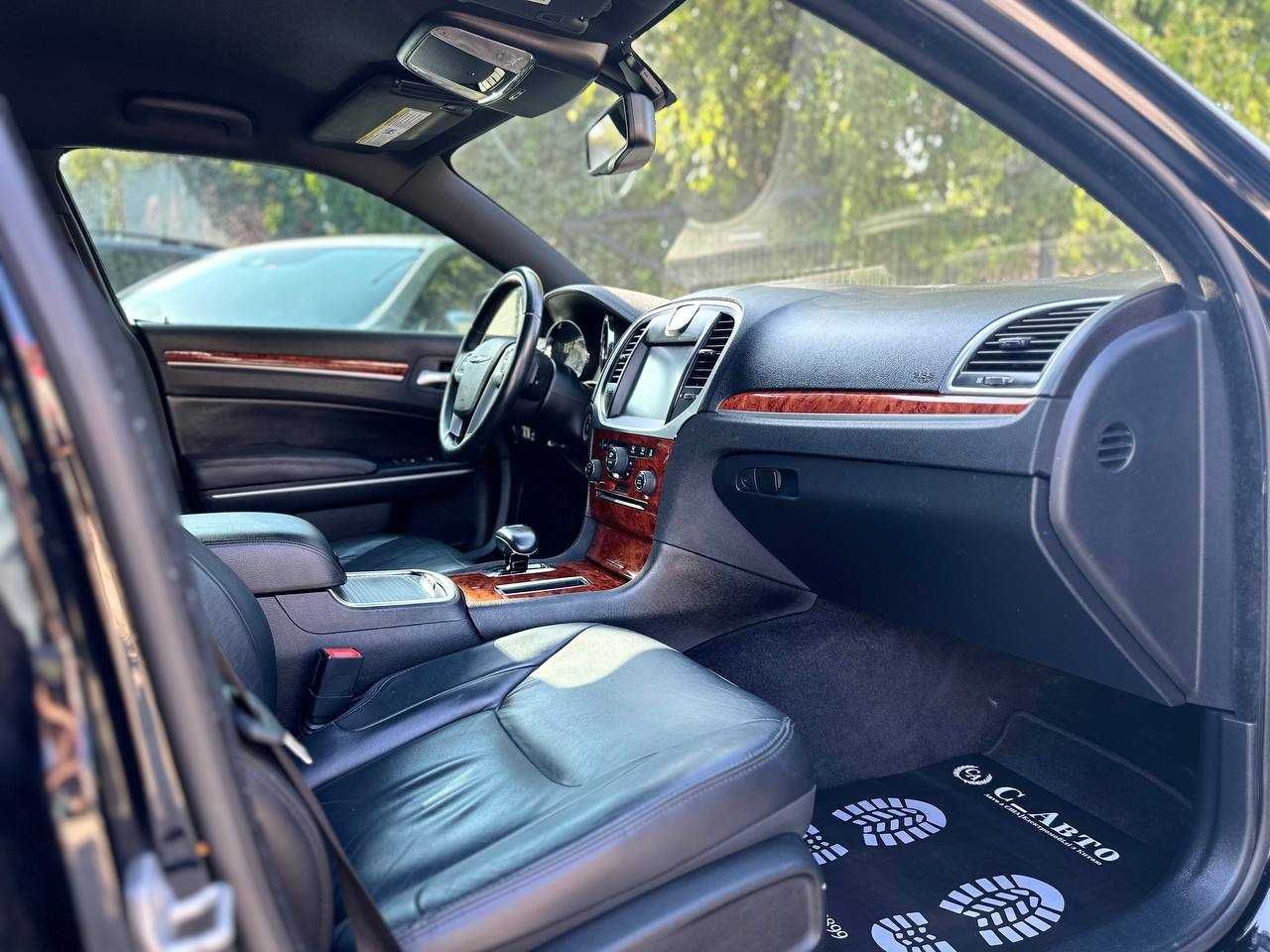 Chrysler 300 C купити за 225 дол/міс