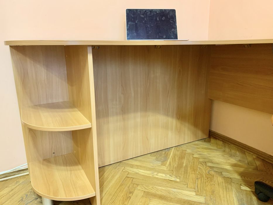 Продам стіл офісний з тумбою, стілець в подарунок
