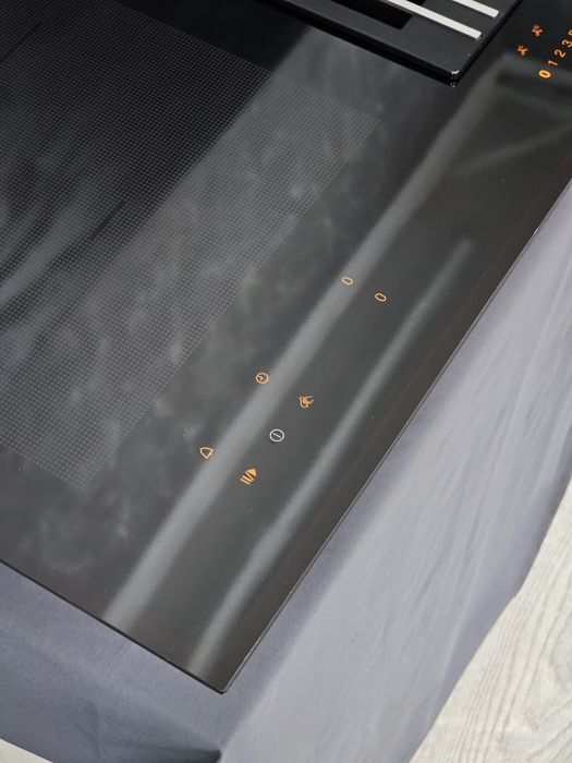 Варочна поверхня з монтованою витяжкою KMDA 7774 Гарантія!